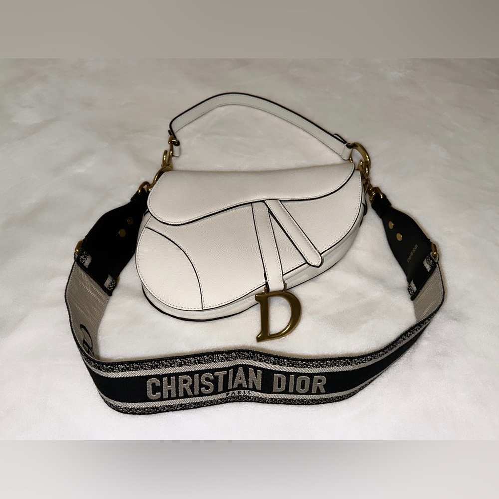 DIOR SADDLE BAG WITH EXTRA STRAP (USED)